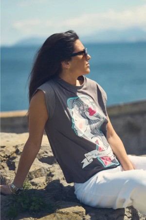 CAMISETA AITANA GRIS 2
