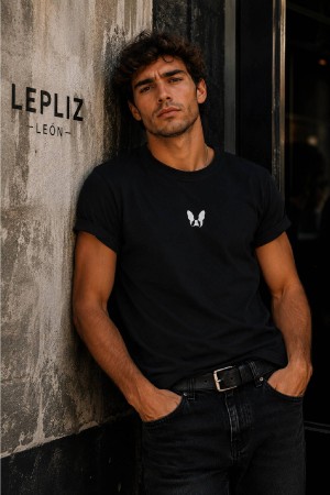 CAMISETA UNISEX JUNE NEGRO 2