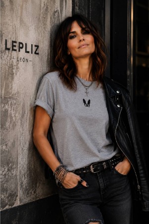 CAMISETA UNISEX JUNE GRIS