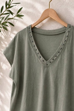 CAMISETA TACHUELAS VERDE 2