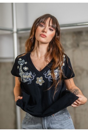 CAMISETA CARPAS KOI NEGRO 2